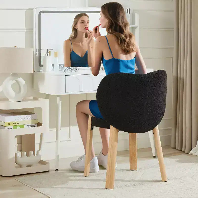 Fauteuil de coiffeuse en tissu Teddy pelucheux, jolies chaises de bureau avec dossier, chaise d'appoint roulante rembourrée pour salon/salle de maquillage/chambre à coucher