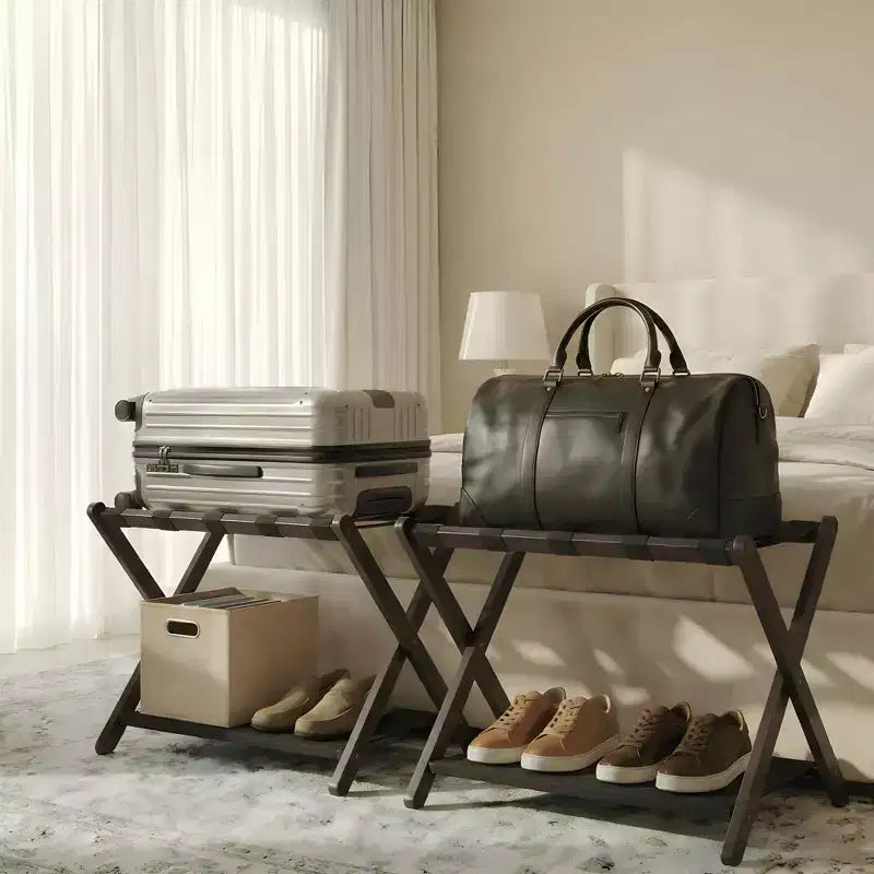 Lot de 2 porte-bagages pliables en bambou avec étagère de rangement, support de valise à 2 niveaux pouvant supporter jusqu'à 50 kg pour chambre et hôtel