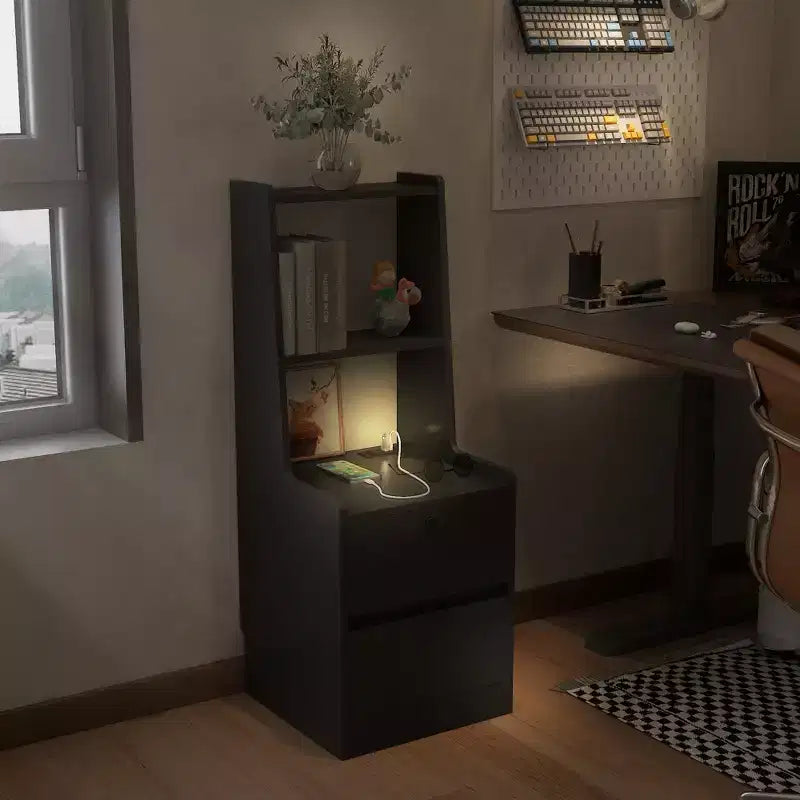 Table de chevet moderne avec station de charge, lampe LED/veilleuse, porte et casier verrouillable (noir)